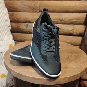 Kenneth Cole Reaction Black Sneakers with Modern Design and Thick White Sole